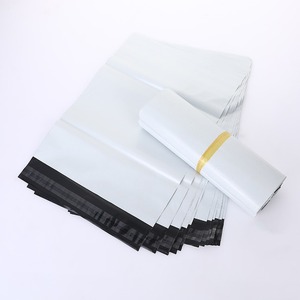 Sobre de Envío Acolchado Metálico Plateado Ecológico, Bolsa de Embalaje para Ropa Resistente al Agua y a Desgarros - Product Image 5