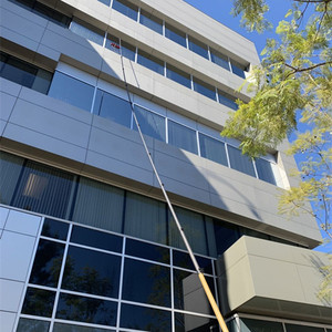 Mástil de Limpieza Telescópico de Acero Inoxidable con Gancho Universal para Limpieza de Paneles Solares y Ventanas, Hecho en China - Product Image 5