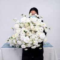 Couronnes florales de roses de mariage avec feuilles vertes, guirlandes porte-bougies pour centre de table et décoration de table de fête