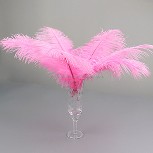 Plumas de avestruz teñidas en blanco y morado de 40-45cm al por mayor, plumas de avestruz a granel para decoración de centro de mesa o lámpara - Product Image 2