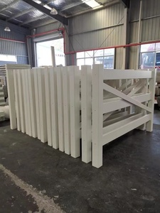 Clôture pour chevaux en <span class=keywords><strong>PVC</strong></span> <span class=keywords><strong>blanc</strong></span>, solide, flexible, en plastique vinyle, trois rails, prix abordable - Product Image 4