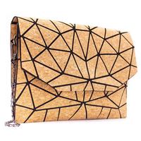 Tas Selempang Unik dari Bahan Gabus dengan Desain Ramah Lingkungan