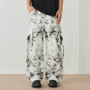 Fabricant de jeans cargo personnalisés OEM pour hommes, coupe ample, jambe large, tie-dye, délavé, streetwear, pantalon en denim de skater - Product Image 2