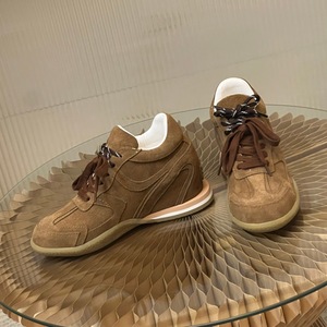 <span class=keywords><strong>Sneakers</strong></span> casual da <span class=keywords><strong>donna</strong></span> con tacco nascosto da 7 cm e lacci, tinta unita, stile retrò, nuove collezioni Primavera/Estate 2026, modello <span class=keywords><strong>stivaletto</strong></span> con borchie. - Product Image 2