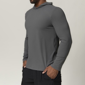 เสื้อฮู้ดผู้ชายลำลองแบบสปอร์ต แห้งเร็ว แขนยาว สำหรับวิ่ง ออกกำลังกาย กิจกรรมกลางแจ้ง ลายตัวอักษร - Product Image 2