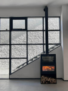 Poêle à <span class=keywords><strong>bois</strong></span> écologique de 14 kW avec four et rangement <span class=keywords><strong>pour</strong></span> bûches, poêle à <span class=keywords><strong>bois</strong></span> d'intérieur <span class=keywords><strong>pour</strong></span> le chauffage et la cuisson (prix ne comprend pas le <span class=keywords><strong>tuyau</strong></span>) - Product Image 3