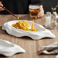 Assiettes irrégulières créatives pour la présentation de plats gastronomiques |   Vaisselle en céramique haut de gamme pour l'hôtellerie et les services de mariage