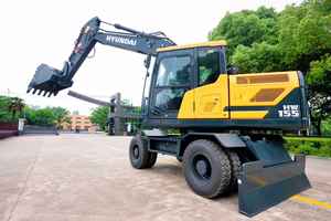 Nueva Excavadora de Ruedas Hyundai HW155A de 15.5 Toneladas, Excavadora Móvil de Uso Pesado, Motor Cummins B6.7 Stage V, 40 km/h, Lista para Construcción de Carreteras - Product Image 3