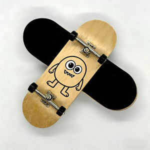 Mini skateboard en bois d'érable avec logo personnalisé, planche à roulettes miniature 5 plis en érable, skateboards personnalisés - Product Image 3