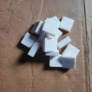 Entretoise sculptée artisanale en os naturel, imitation antique, cadeau d'affaires - Product Image 1