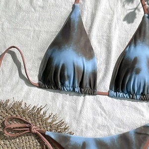 Nuevo Bikini Europeo y Americano 2026 con Estampado de Leopardo y Color Sólido, Sexy, de Dos Piezas, Triangular, para Mujer - Product Image 4