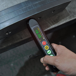 เครื่องวัดความหนาอัลตราโซนิกแบบพกพา EMUT10+ จากโรงงาน รุ่นปากกาสำหรับวัดพื้นผิวโลหะ - Product Image 2