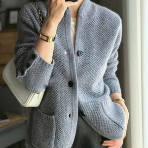 Cardigan en tricot à col montant de style japonais, taille unique, coupe ample, couleur unie, pull pour femme, vêtements d'extérieur décontractés pour l'automne et l'hiver - Product Image 3