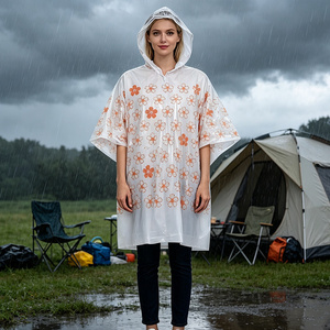 Poncho de Lluvia Desechable de PE con Impresión Personalizada, Diseño Floral Blanco y Rosa Sakura, Capucha Impermeable para Adultos, Ideal para Festivales y Viajes, OEM - Product Image 4