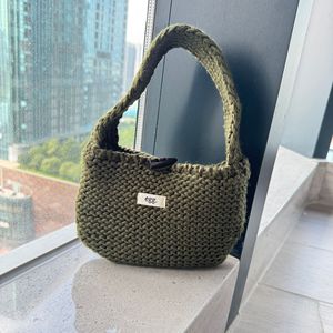 Hàn Quốc-Phong Cách Lớn Len Dệt Kim Trứng Túi Xách Cho Phụ Nữ Mới Túi Du Lịch Mở Đóng Cửa Tất Cả Các Trận Đấu Biểu Tượng Mô Hình Lõm Góc Khóa - Product Image 2