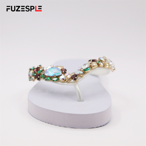 Zapatillas de verano Zapatos Mujer Zapatilla cómoda Sandalias ligeras Playa Diamante Blanco Chanclas de boda - Product Image 4