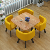 Ensemble de table et de chaises de restaurant moderne avec plateau en bois et structure en métal, meubles de café en métal pour desserts