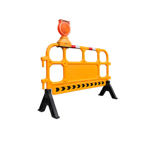 Barrera de Tráfico de Plástico Moldeado por Soplado 1350, Suministro de Fábrica, Plástico HDPE Modular Conectable - Product Image 3