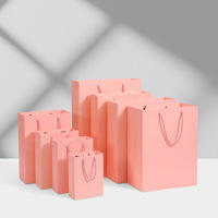 Sacs cadeaux en papier de luxe vierges en stock, prêts à être expédiés, sacs d'emballage personnalisables avec logo pour petites entreprises, livraison rapide, directement de l'usine