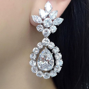 Eleganti Orecchini Pendenti a Goccia per Donne, Gioielli Scintillanti con Pietre per Matrimoni e Feste, Vendita all'Ingrosso - Product Image 1