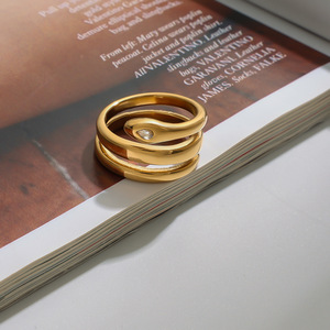 Anillo con diseño de serpiente chapado en oro de 18 quilates con incrustaciones de circonita para mujer, joyería de moda. - Product Image 2