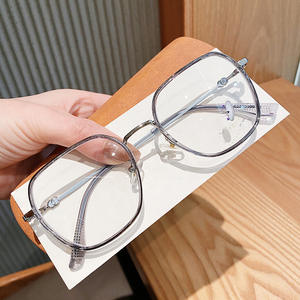 Montura de Gafas Qianai Square TR90 con Protección Anti Luz Azul, Unisex, Puente Mediano, Ajuste para Rostro Ovalado Q3 0571 1 - Product Image 2