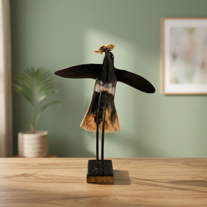 Sculpture artisanale en bois rustique d'oiseau et de branche, écologique, pour décoration intérieure de table de salon, provenant d'Orissa - Product Image 4