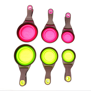 Cuillère et pelle à nourriture pour chien pliables en TPE avec clip de fermeture, durables et faciles à nettoyer, vente en gros - Product Image 5