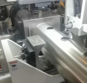 Machine <span class=keywords><strong>de</strong></span> poinçonnage <span class=keywords><strong>de</strong></span> raccords <span class=keywords><strong>en</strong></span> <span class=keywords><strong>acier</strong></span> inoxydable entièrement automatique <span class=keywords><strong>pour</strong></span> la fabrication <span class=keywords><strong>de</strong></span> tuyaux sanitaires hygiéniques - Product Image 2