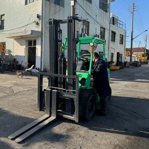 Chariot élévateur diesel Mitsubishi FD30 FD50 d'occasion, 3 tonnes, marque japonaise avec moteur ISUZU, capacité tout-terrain, en stock à vendre à Shanghai - Product Image 4