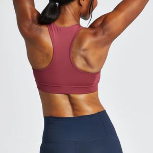 Ensemble de sport brassière à compression avec fermeture éclair frontale, soutien-gorge de sport taille moyenne, short de natation dos nu et legging court - Product Image 4