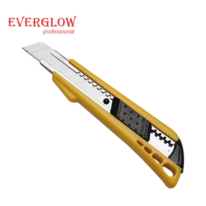 <span class=keywords><strong>Couteau</strong></span> utilitaire artisanal de 18 mm à prix raisonnable, mignon et tendance, avec manche en plastique et lame en acier au carbone - Product Image 3