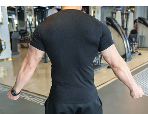 En stock T-shirt en nylon d'entraînement de compression pour hommes sans couture à séchage rapide <span class=keywords><strong>Gym</strong></span> Athletic Running Stretchy Tee Shirts <span class=keywords><strong>Top</strong></span> - Product Image 5