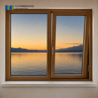 Fenêtre de maison passive en bois recouvert d'aluminium, à ouverture basse, triple vitrage, verre acoustique feuilleté, étanchéité à l'air pour bureau