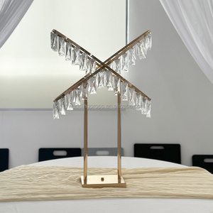 Porte-fleurs en métal grand-père de luxe Pièce maîtresse LED dorée Décoration de table de mariage - Product Image 3