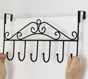 Appendiabiti e Portacappelli Multifunzionale in Metallo con 7 Ganci da Appendere Sopra la Porta Senza Foratura - Product Image 4