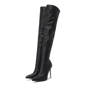 Nouvelles bottes sexy noires matelassées au-dessus du genou pour femme 2026, à bout pointu, talon aiguille, cuissardes avec fermeture éclair latérale, pour une silhouette élancée - Product Image 5