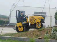 Rouleau compresseur à double tambour SR04, poids opérationnel de 4000 kg, pour travaux de compactage d'asphalte sur sites étroits