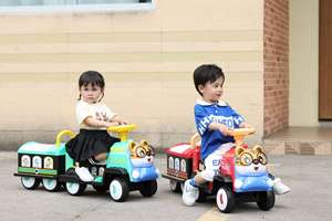 Voiture électrique <span class=keywords><strong>pour</strong></span> enfants, télécommande, <span class=keywords><strong>petit</strong></span> <span class=keywords><strong>train</strong></span> pouvant accueillir deux enfants, jouet <span class=keywords><strong>pour</strong></span> <span class=keywords><strong>petit</strong></span> garçon, voiture à quatre roues, voiture électrique <span class=keywords><strong>pour</strong></span> bébé, fille - Product Image 6