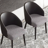 Fauteuil moderne de luxe léger haut de gamme, design tendance, avec dossier et structure en fer, mobilier de restaurant