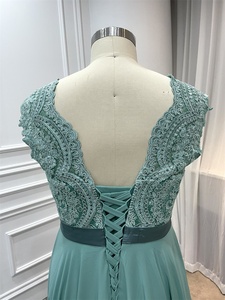 Abito da <span class=keywords><strong>Damigella</strong></span> Lungo in Pizzo e Chiffon Taglie Forti su Misura per Ragazze - Product Image 5