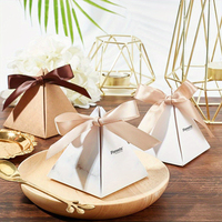 Marmor dreieckige Pyramide Form Geschenk Praline Candy Verpackungs box mit Band für Hochzeits bevorzugungen Baby Shower Party
