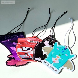 1 Nouveau Désodorisant de Voiture en Papier de Luxe avec Éclairage Ambiant et Parfum de Rose, Aromathérapie Longue Durée, Cadeau Promotionnel - Product Image 1