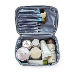 Pochette de voyage en velours pour maquillage, grande trousse à cosmétiques avec emplacements pour pinceaux, organiseur de rangement en velours doux pour femmes - Product Image 3