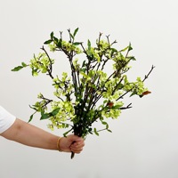 Kunstmatige sneeuwvlokken takken, kleine decoratieve bloemen voor thuisdecoratie, gedroogde takken, eenvoudige bloemstukken voor theekamer.