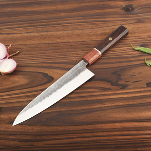 Coltello da Chef Giapponese Forgiato a Mano in Acciaio Inossidabile ad Alto Tenore <span class=keywords><strong>di</strong></span> Carbonio AUS10 con Manico in Ebano e Legno <span class=keywords><strong>di</strong></span> Sandalo - Product Image 2