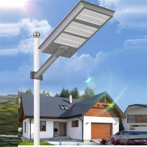 Lampadaire solaire LED 600W IP67 étanche en plastique ABS pour extérieur avec batterie LiFePO4, minuterie et télécommande, angle de faisceau 360° - Product Image 4