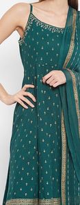 Trajes de diseño exclusivo Palazzo Sahara con trabajo de bordado Conjuntos de ropa de fiesta India pakistaní Kurti disponibles a precios asequibles - Product Image 2