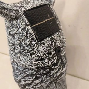 Leurres de hibou pour effrayer les oiseaux Hibou à énergie solaire avec tête rotative et <span class=keywords><strong>son</strong></span> avec décoration extérieure lumineuse - Product Image 6