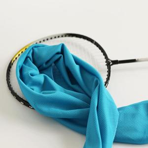 Serviette rafraîchissante Xinshang 30x70 cm en rouleau, absorbante, pour le sport et le visage - Product Image 2